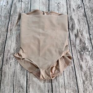 Chantelle High Waist Tan Soft Stretch Shapewear Brief Size Medium